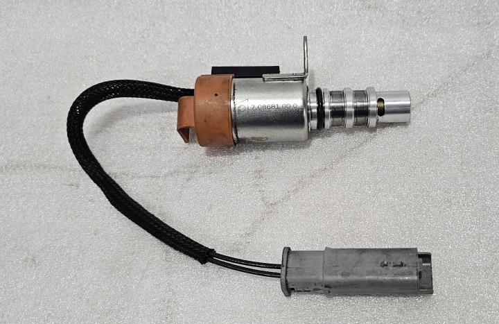 Öljynpaineventtiili Citroen Peugeot DS Opel Toyota - 7.08681.00.0