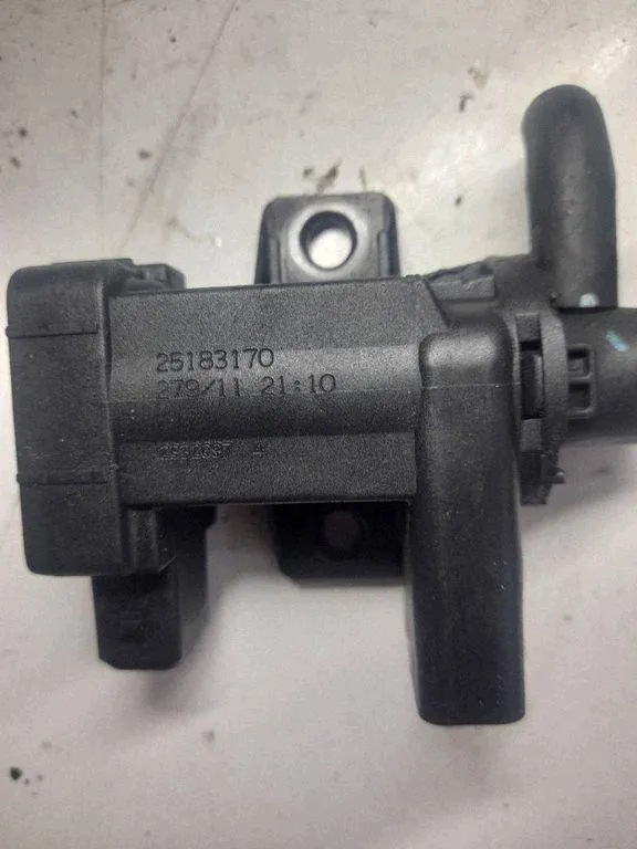 Électrovanne turbo Vauxhall Antara OEM 25183170 image 3
