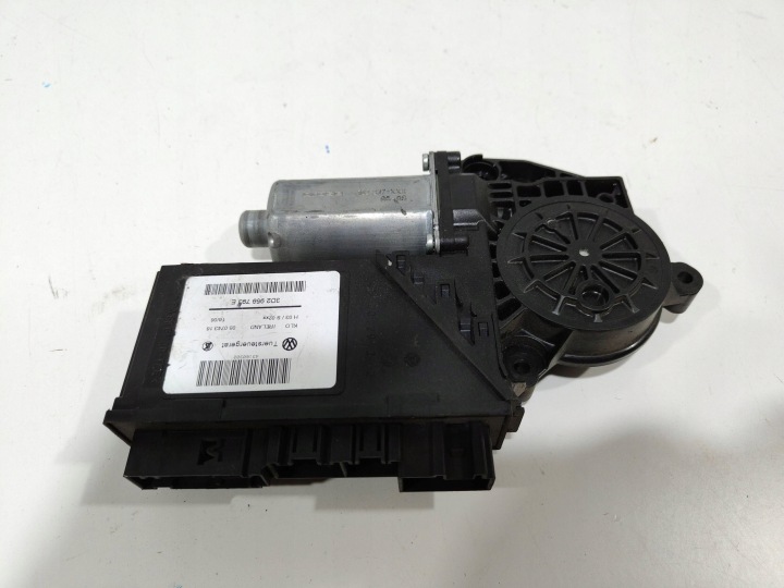 VW Touareg I Fensterhebermotor Tür rechts vorne 7L0959701K