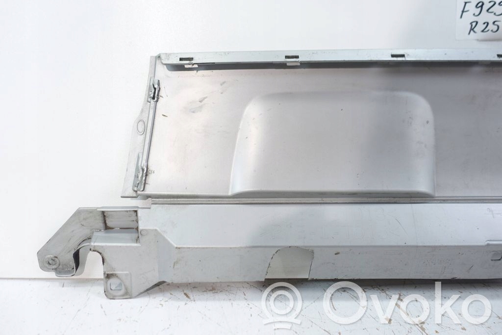 Spoiler Dacia OE 620840755R - Estado Usado image 6