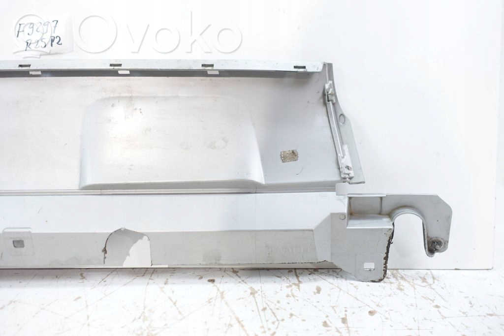 Spoiler Dacia OE 620840755R - Estado Usado image 9