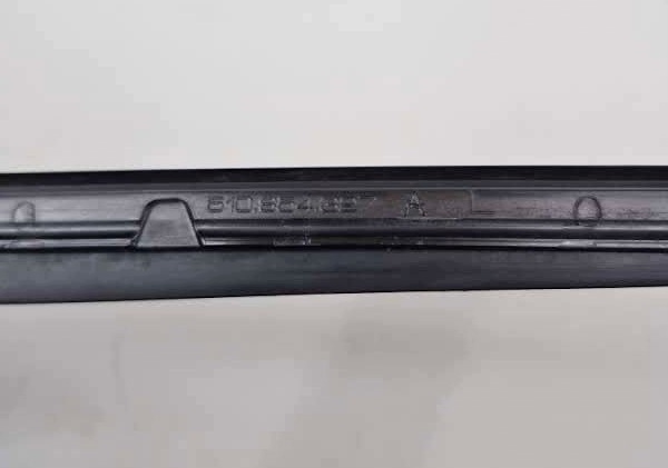 VW Golf Sportsvan Frontscheibenleiste OEM 510854327A image 4