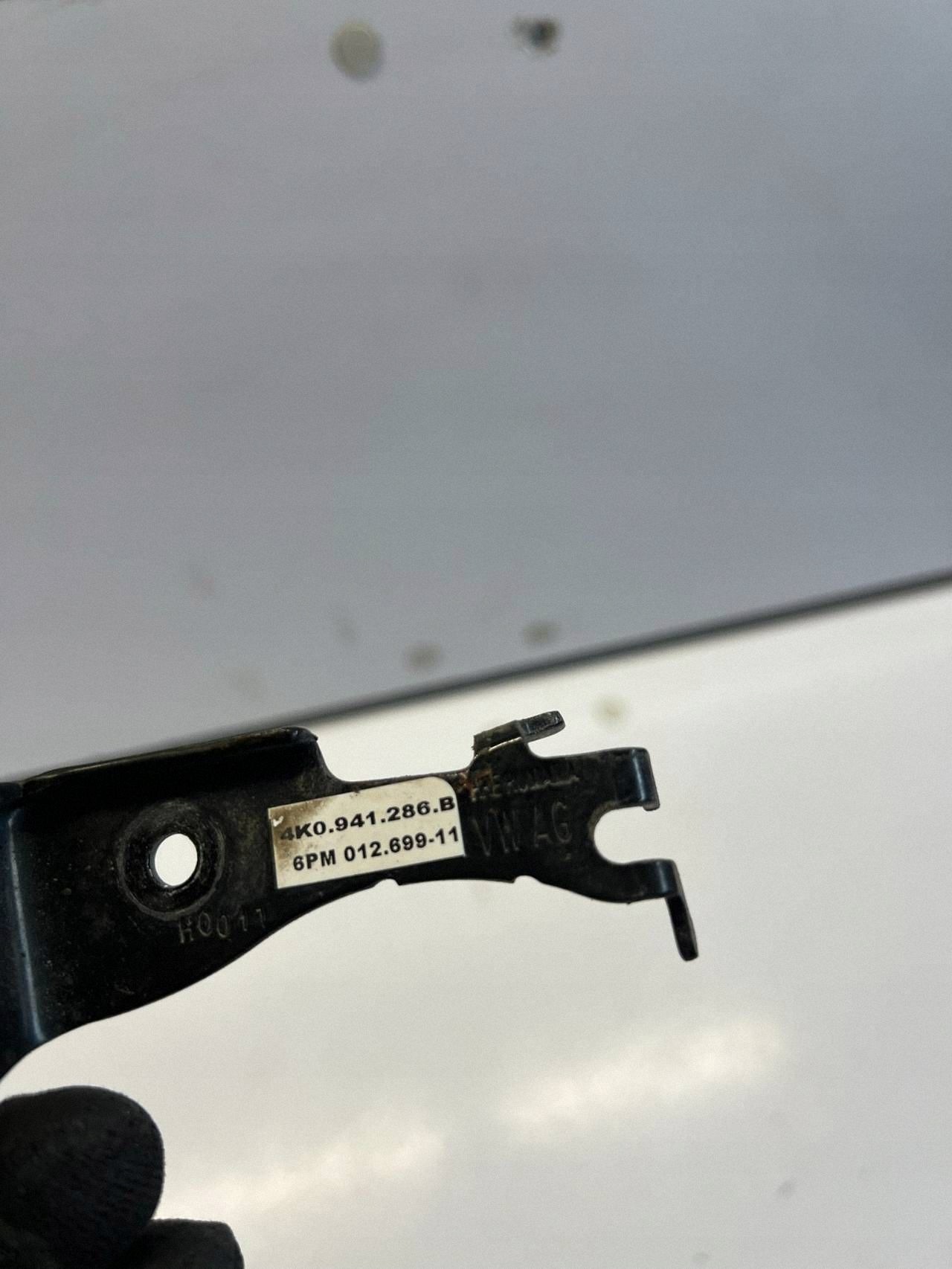 Audi OE 4K0941286B Tasonanturi - Käytetty