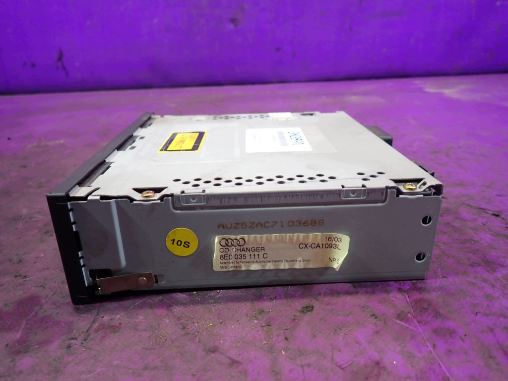 Lecteur de navigation Audi A4 B6 OEM 8E0035111C image 3