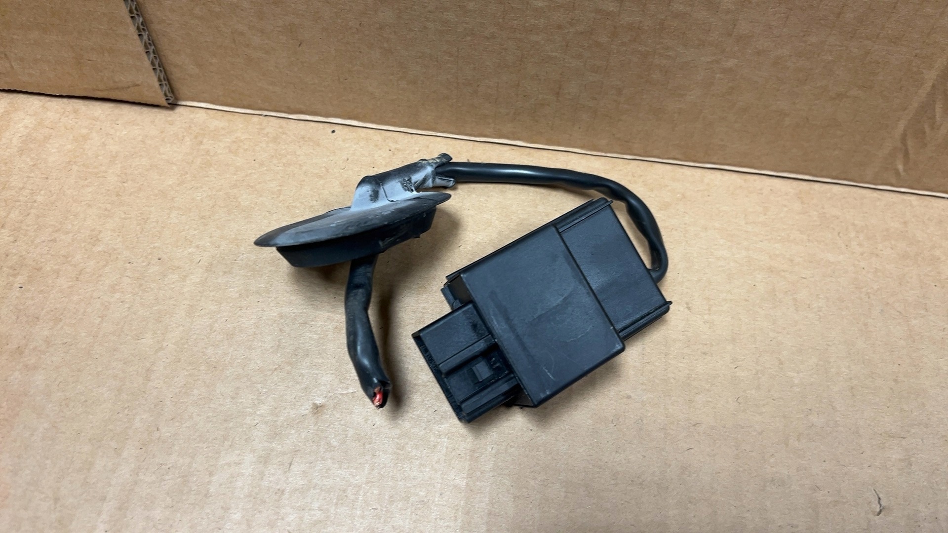 Module Pompe à Carburant 1K0906093F pour VW Golf 5