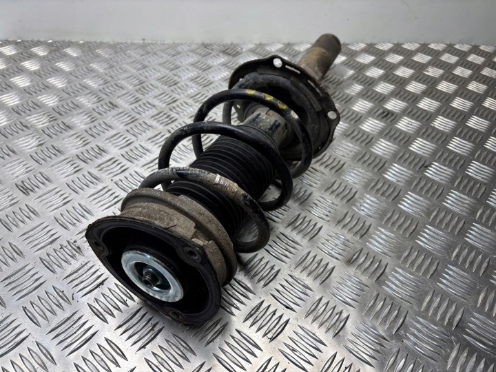 Audi A3 8V 1.6 TDI Stoßdämpfer vorne 5Q0413023CP
