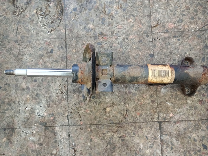 A2043200966 Front Left Shock Absorber Mercedes C-Class W204