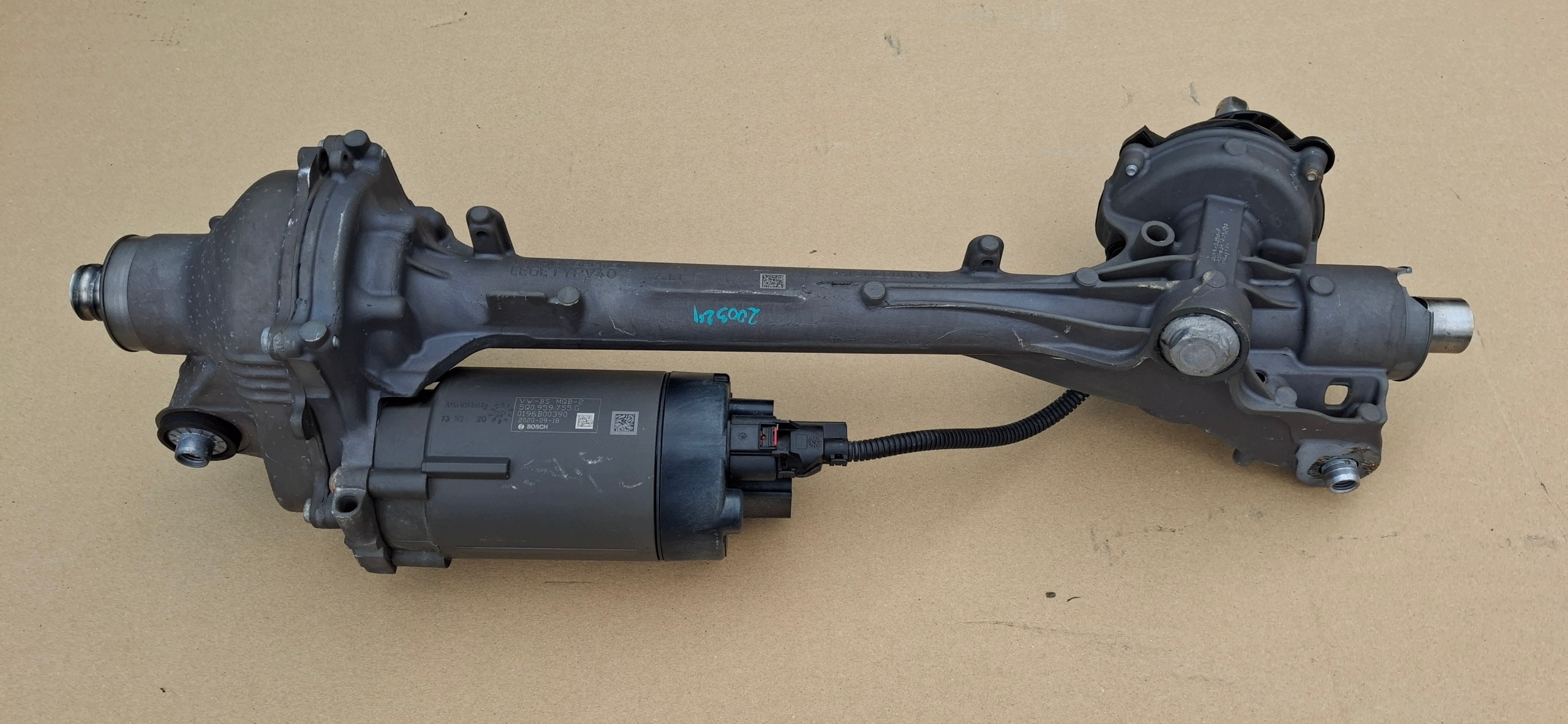 Moottorin Kiinnike OEM 5Q0910143C 5Q0959439R Skoda Superb