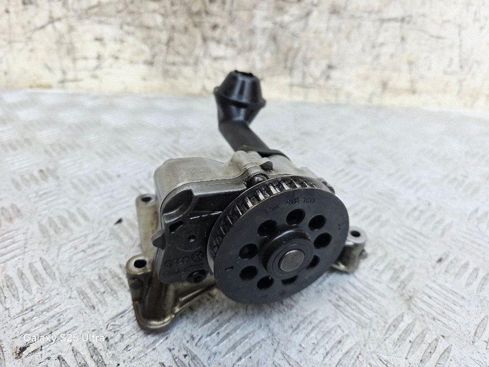 Öljypumppu OEM 03L115263 VW Passat B7 1.6 TDI:lle