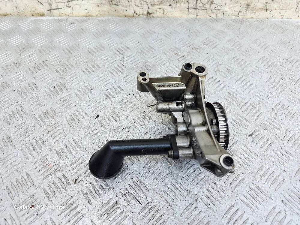 Öljypumppu OEM 03L115263 VW Passat B7 1.6 TDI:lle image 6