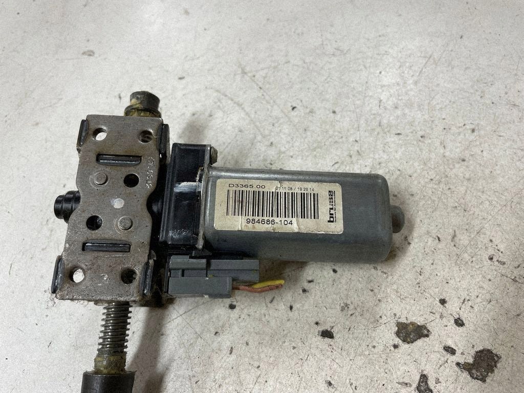 Motor banco dianteiro esquerdo Citroen C5 OEM 984686104 image 2