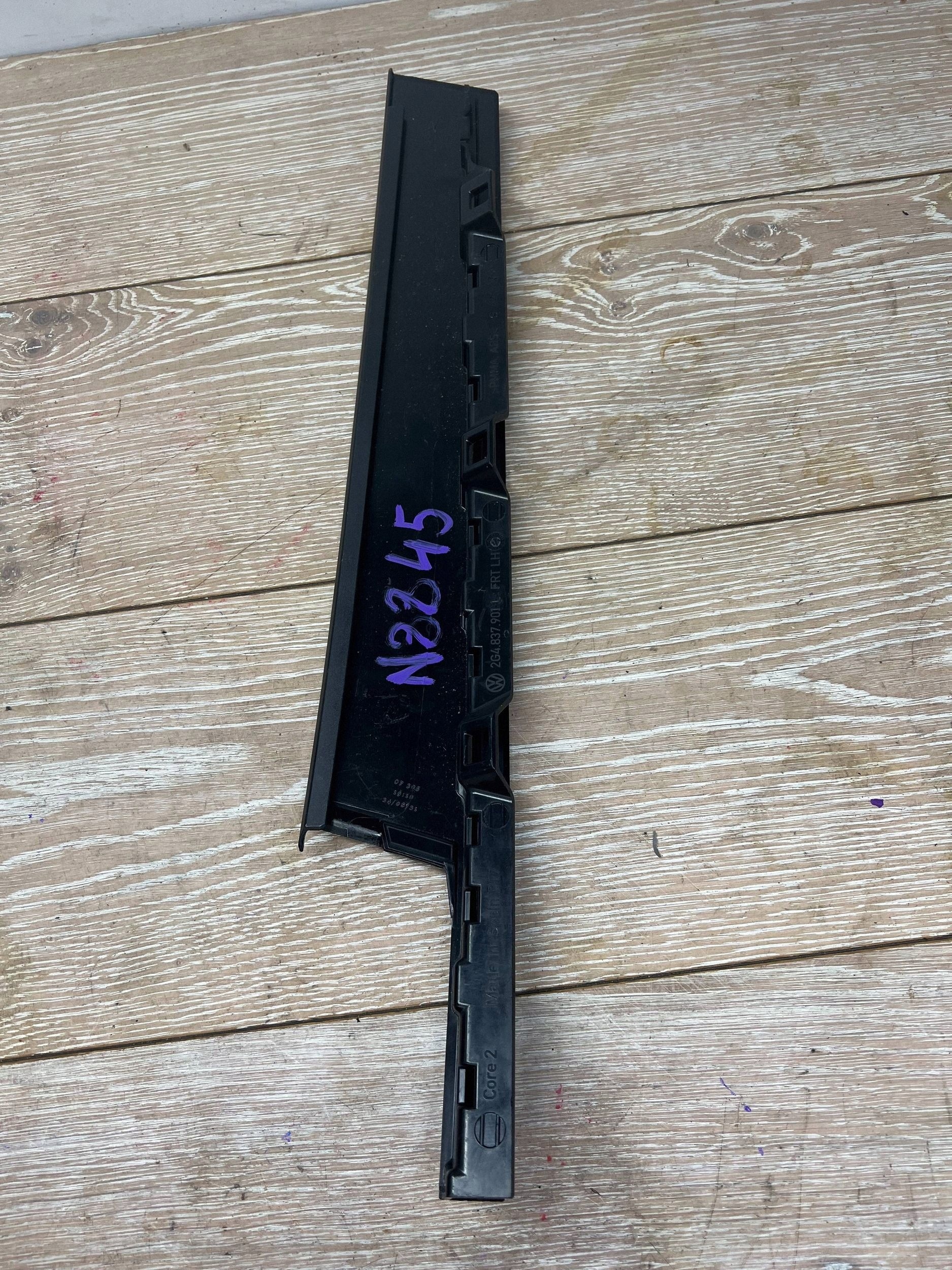 VW Ovi Lista Vasen Etu OEM 2G4837901 Käytetty