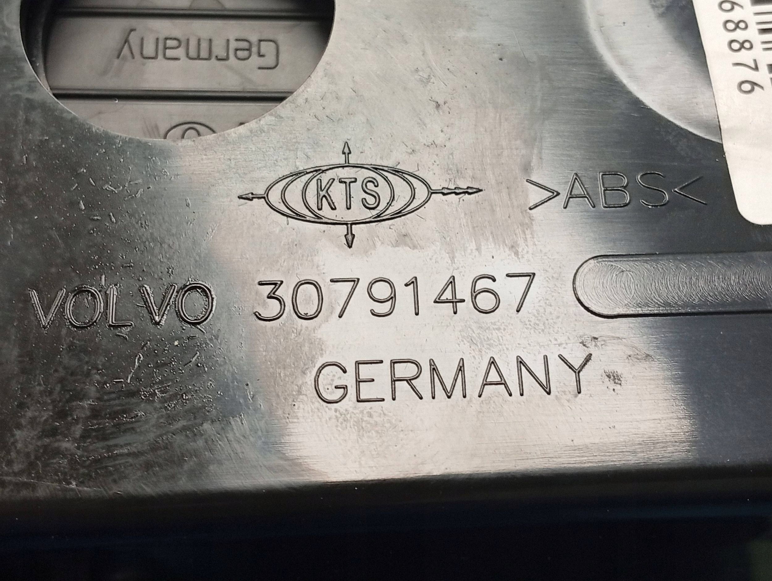 Volvo XC60 Getränkehalter OEM 30791467 - Gebraucht image 7