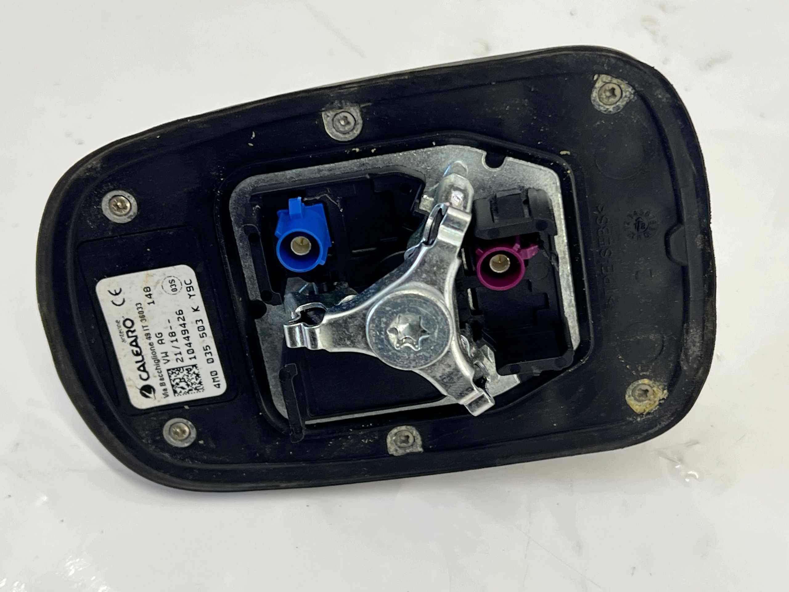 Antenne requin Audi A4 B9 OEM 4M0035503K image 3