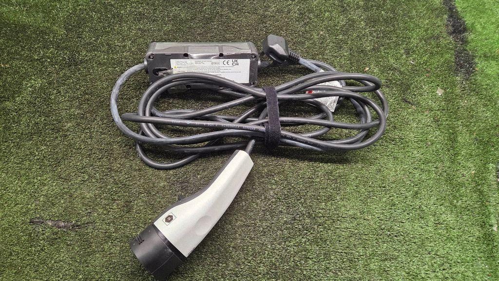 Cable de carga Hyundai Ioniq 5 eléctrico OEM 91686GI060 image 2