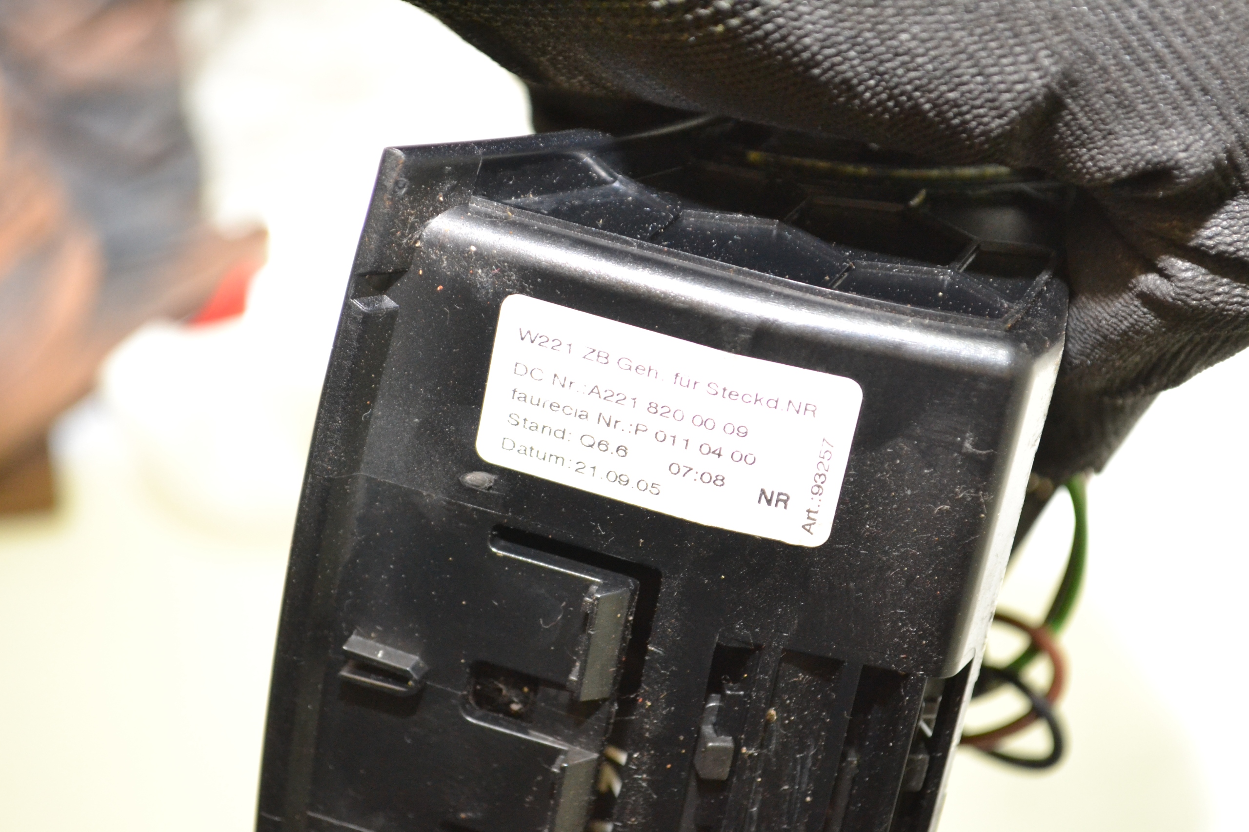 OEM A2218200009 Cendrier Arrière Console Noir Mercedes image 8