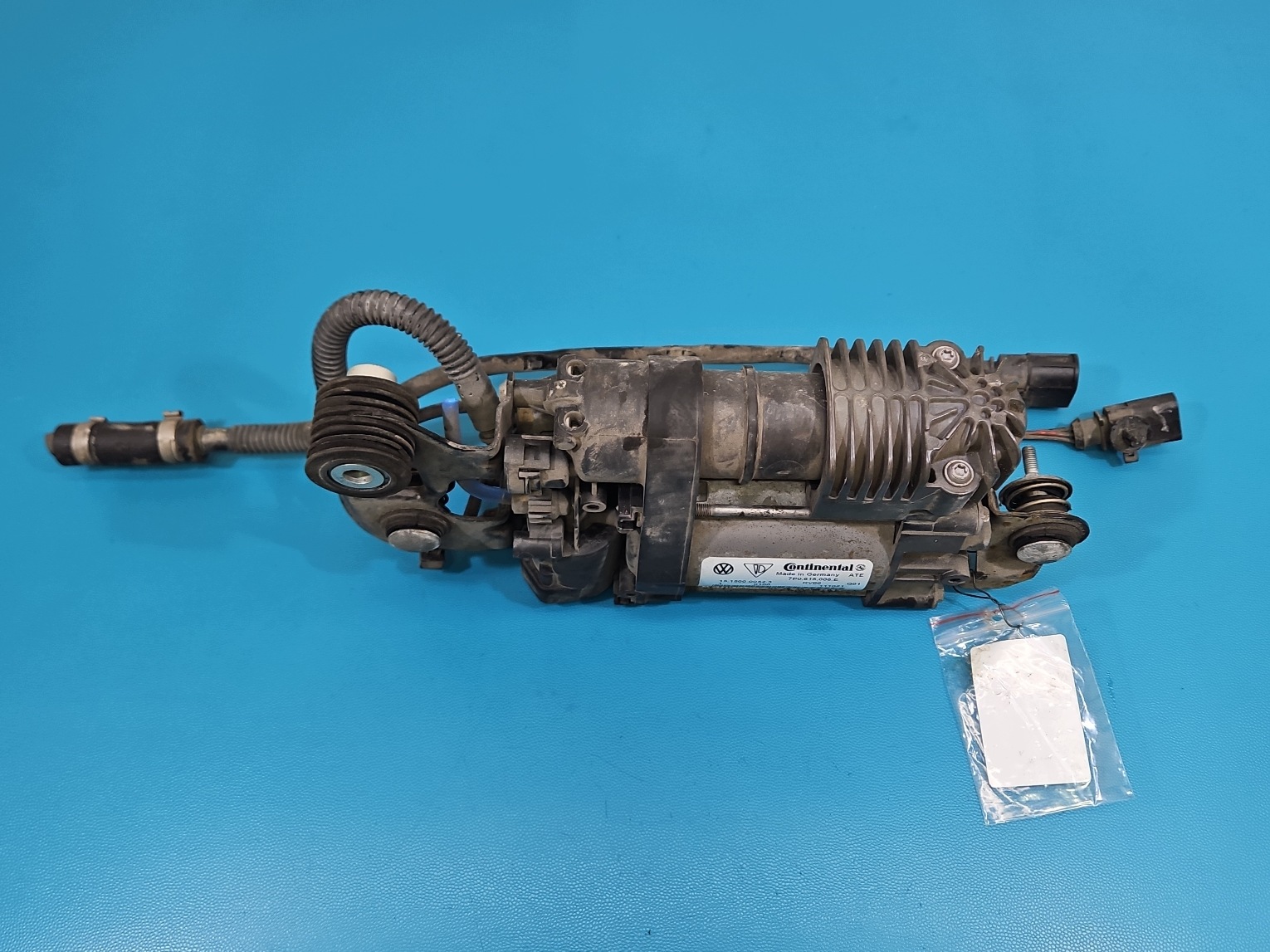 Porsche Luftfeder-Kompressor OEM 7P0616006E image 4