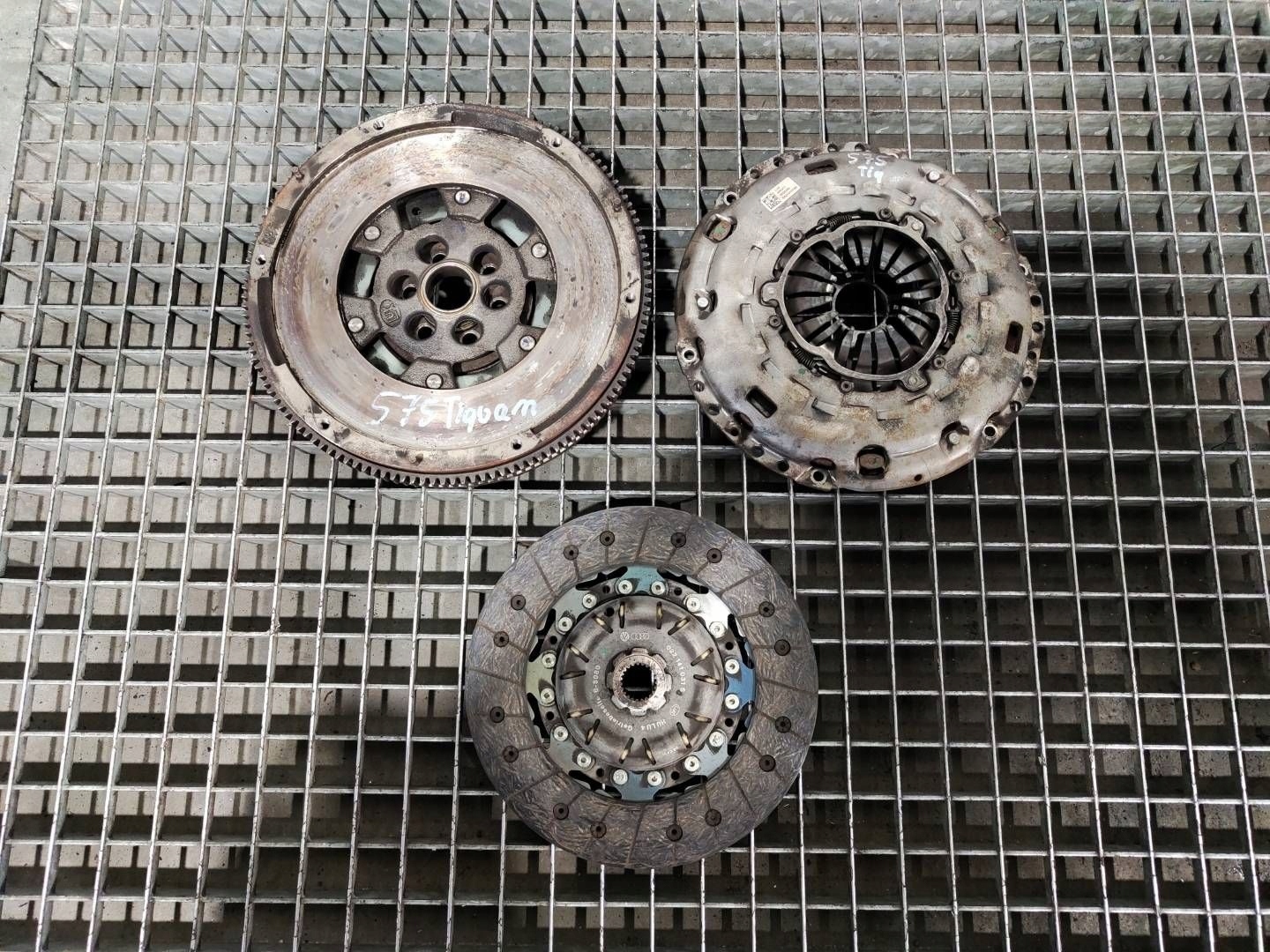 VW Tiguan II 5N Koppeling Compleet 04L105266C36 image 2
