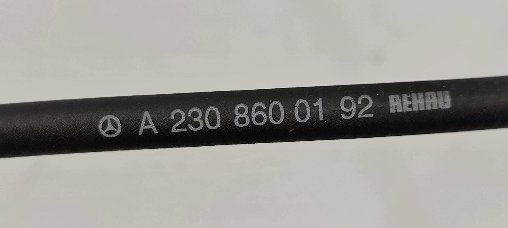 Mercedes-Benz Ruitenwisserslang OEM A2308600192 image 4
