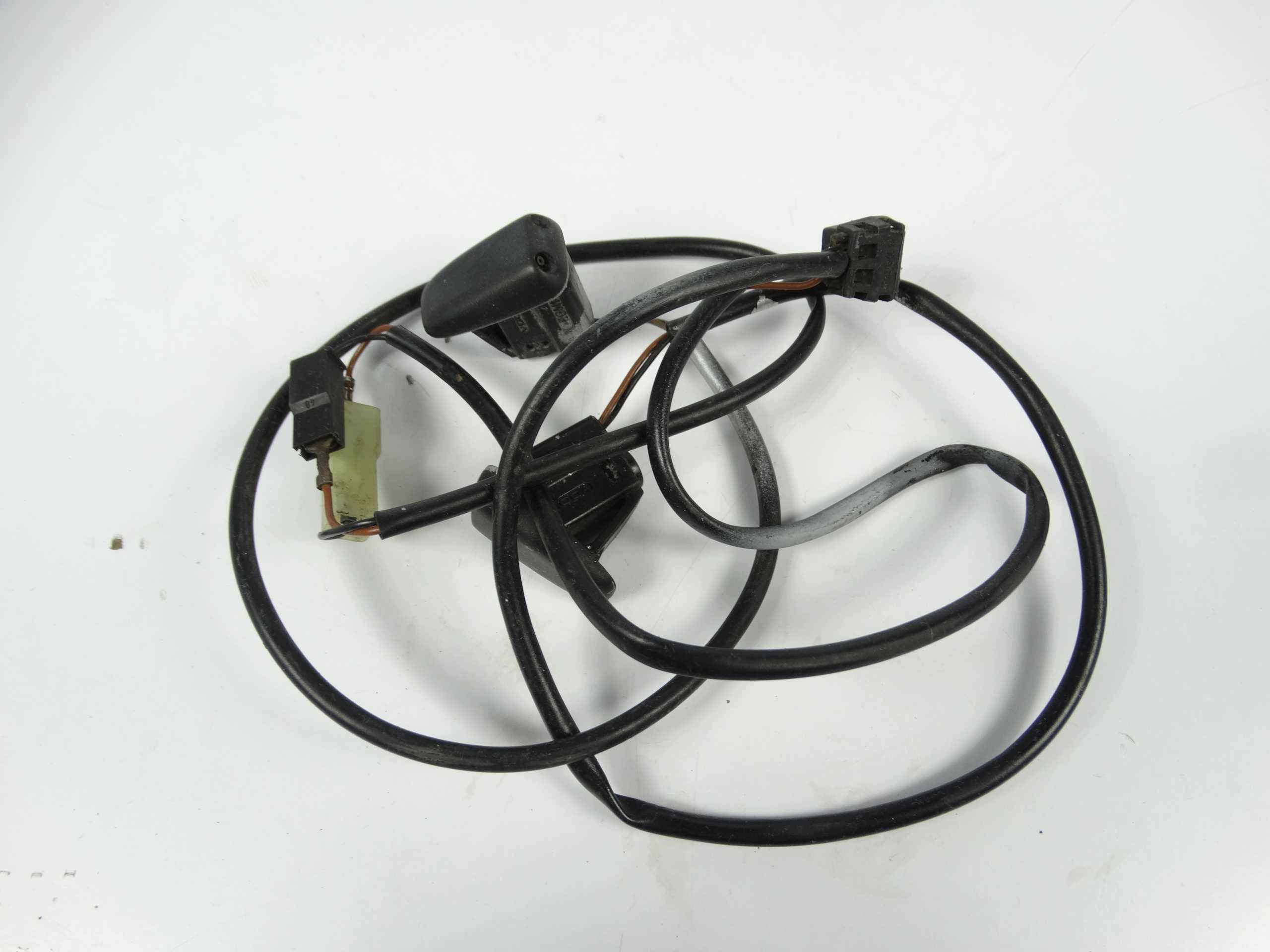 Begagnad Mercedes-Benz SL R129 vindrutetorkarspruta OEM A0165450028 image 2