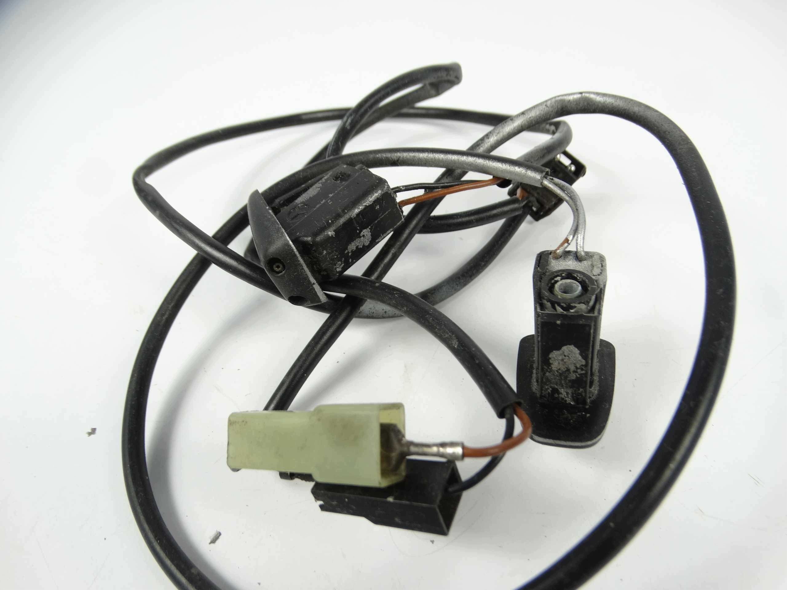 Begagnad Mercedes-Benz SL R129 vindrutetorkarspruta OEM A0165450028 image 3