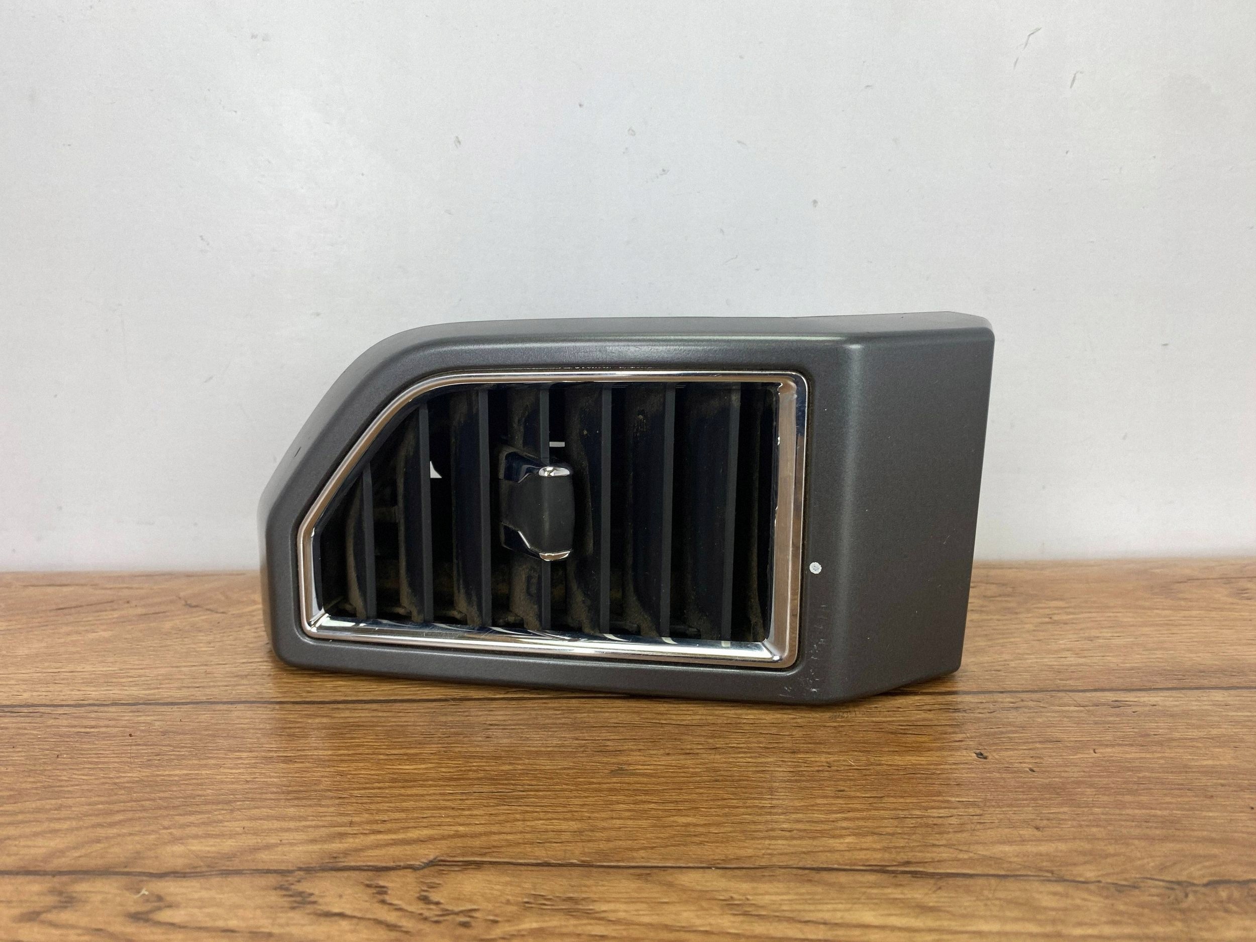 Linker grilleframe OEM FL3B-19C696-A Ford F150 15+ image 2
