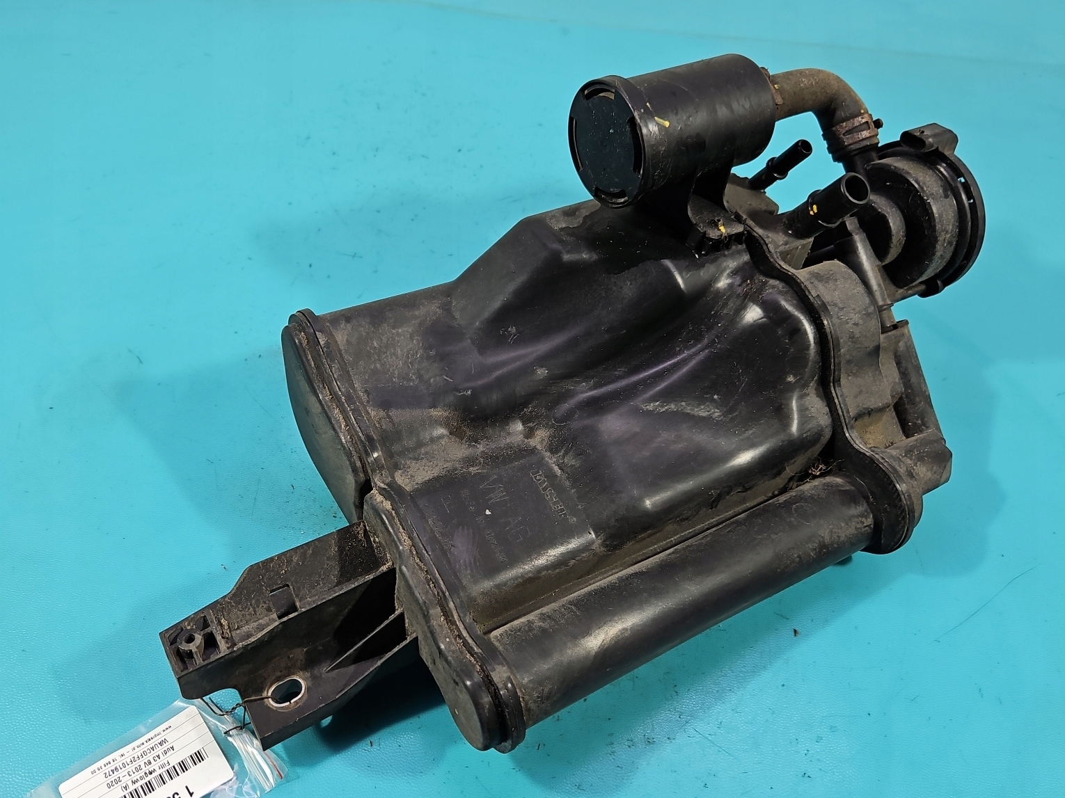 Filtro de carbón Audi A3 S3 8V OEM 5Q0201797 image 5