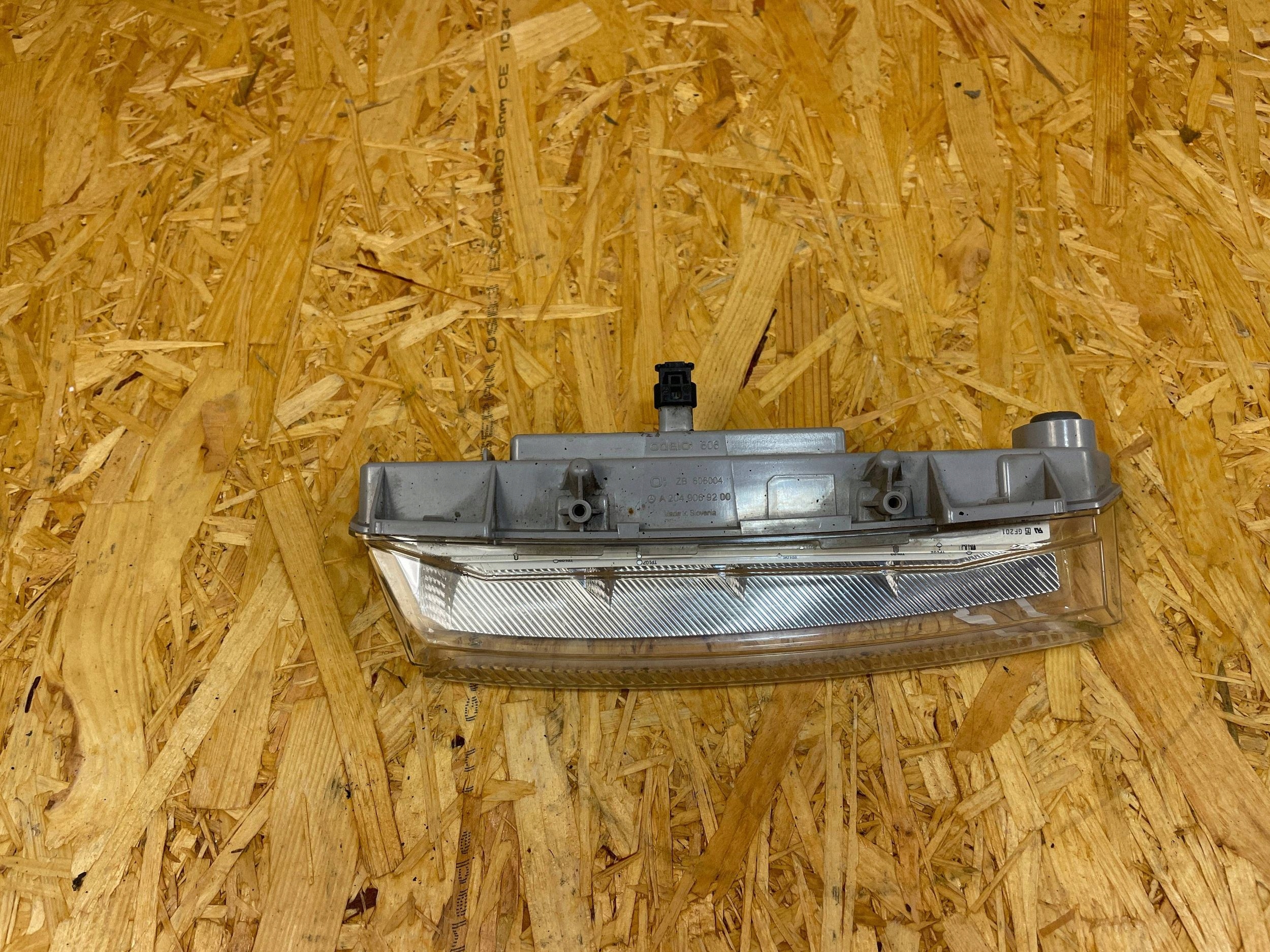 Mercedes-Benz Halogen Rechts Vorne LED DRL Kühlergrill A2049069200 image 9