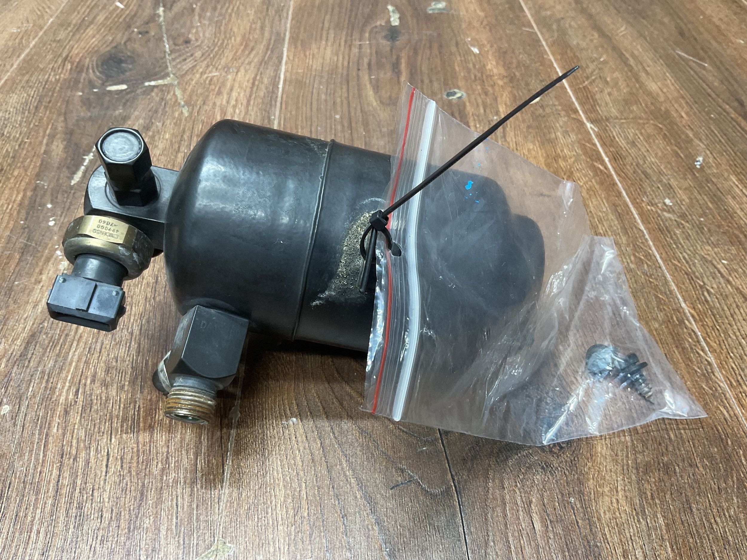 Mercedes-Benz Klima-Trockner OEM 1298300283 - Gebraucht image 2