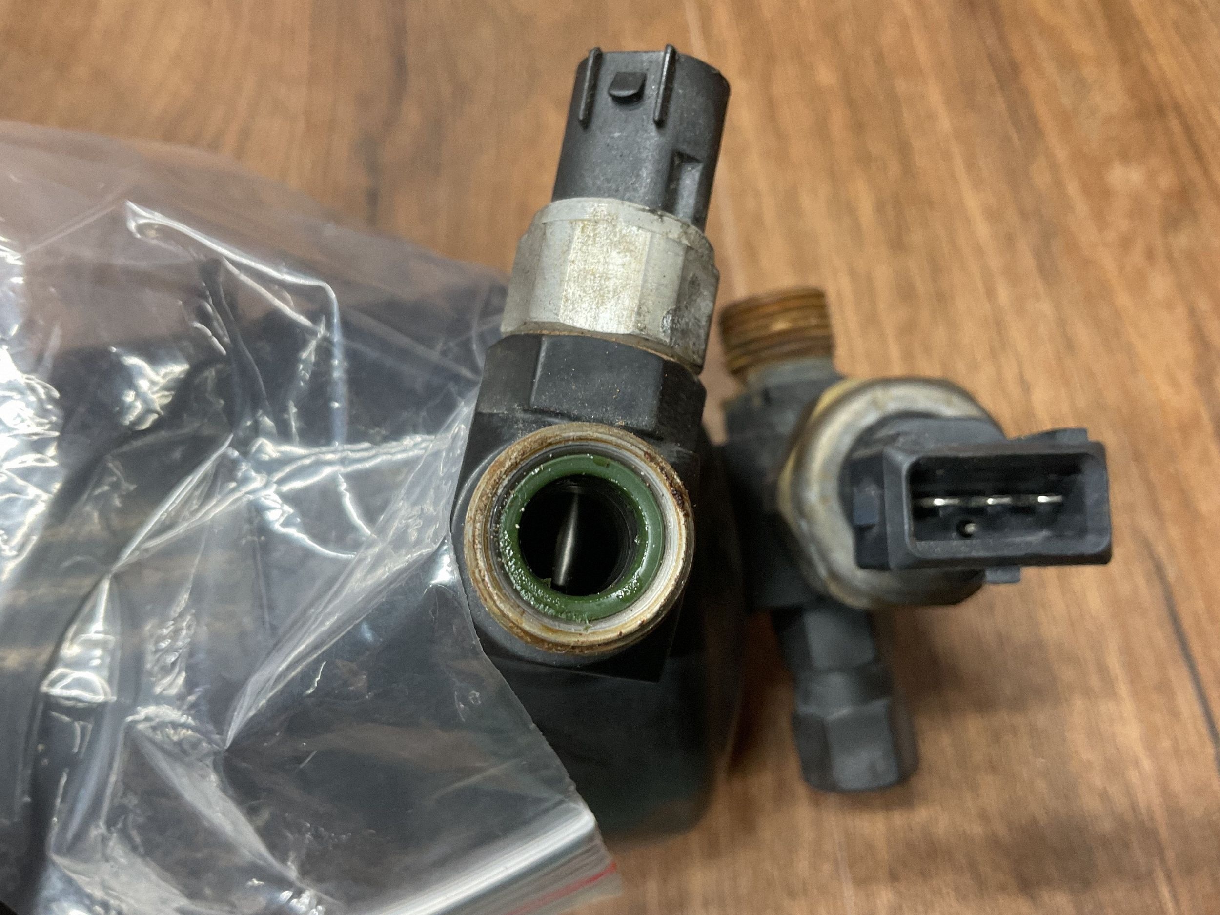 Mercedes-Benz Klima-Trockner OEM 1298300283 - Gebraucht image 6
