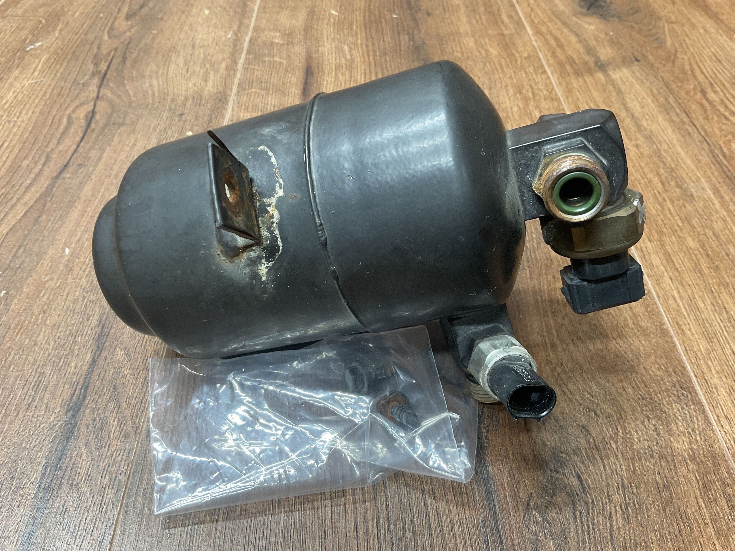 Mercedes-Benz Klima-Trockner OEM 1298300283 - Gebraucht image 9
