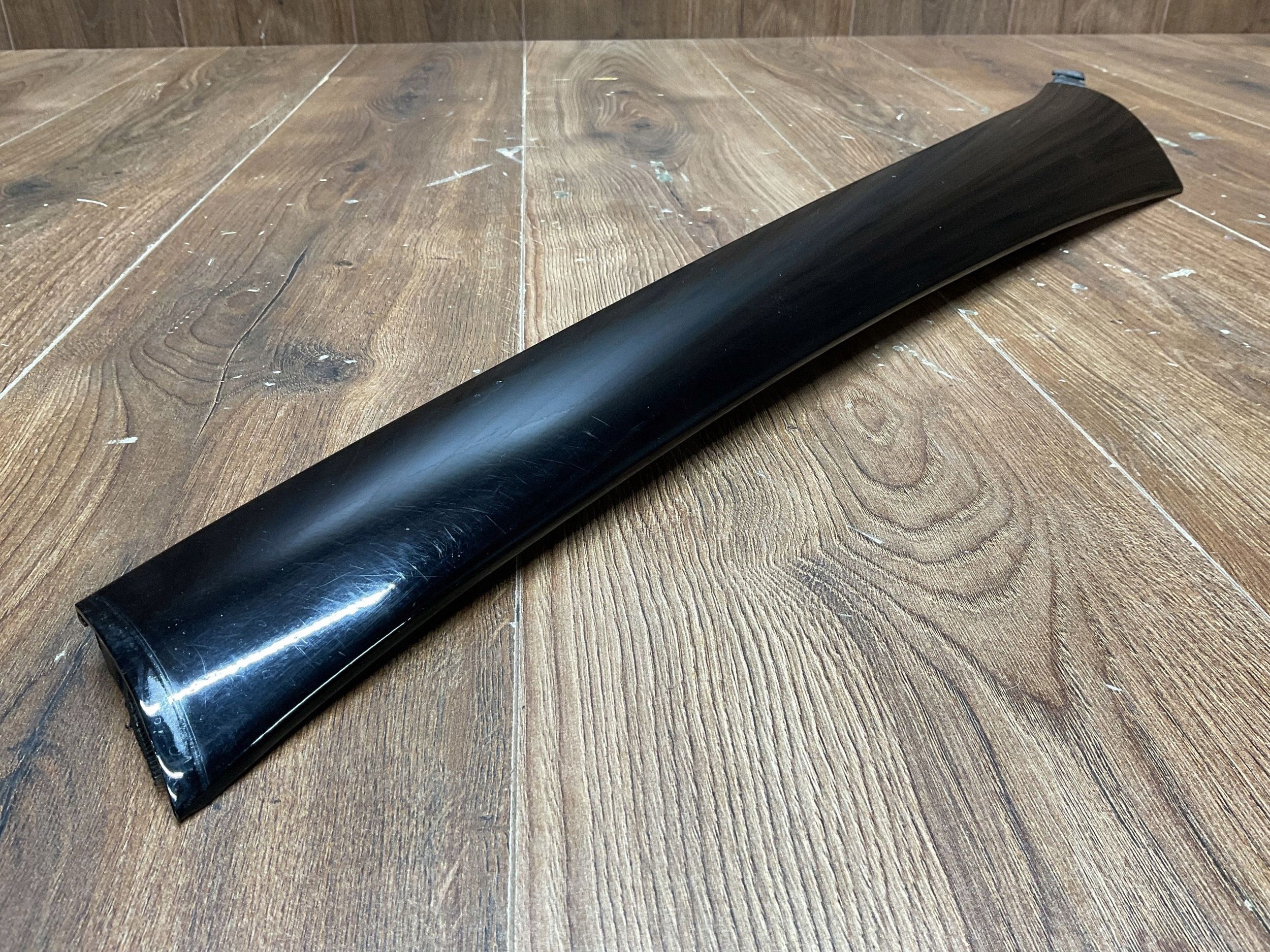 OEM 1296980218 Etutuuletin Pilariliuska Mercedes-Benz