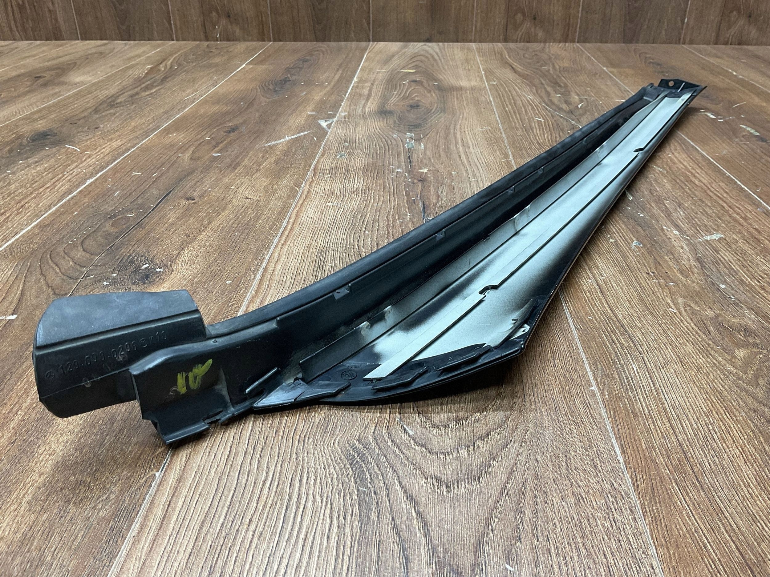 OEM 1296980218 Etutuuletin Pilariliuska Mercedes-Benz image 10