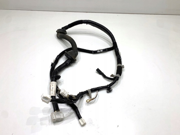 Takaluukun johdinsarja takana Nissan Pulsar 24051-3ZL1B 1.5 110hv