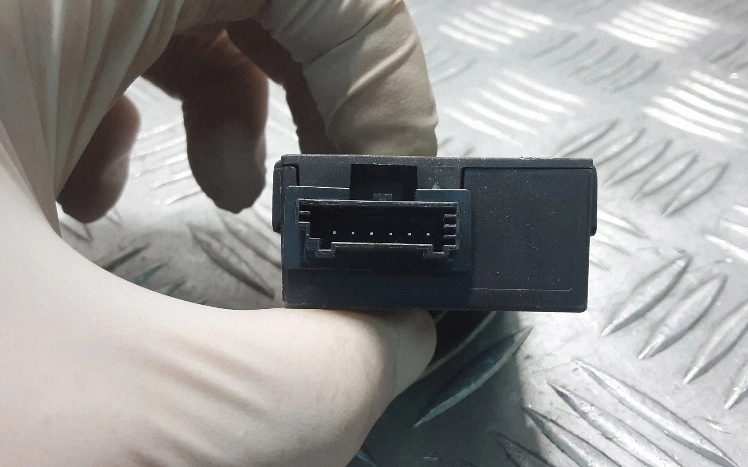 Land Rover Immobilisaattorimoduuli HY3214F012BF - Käytetty