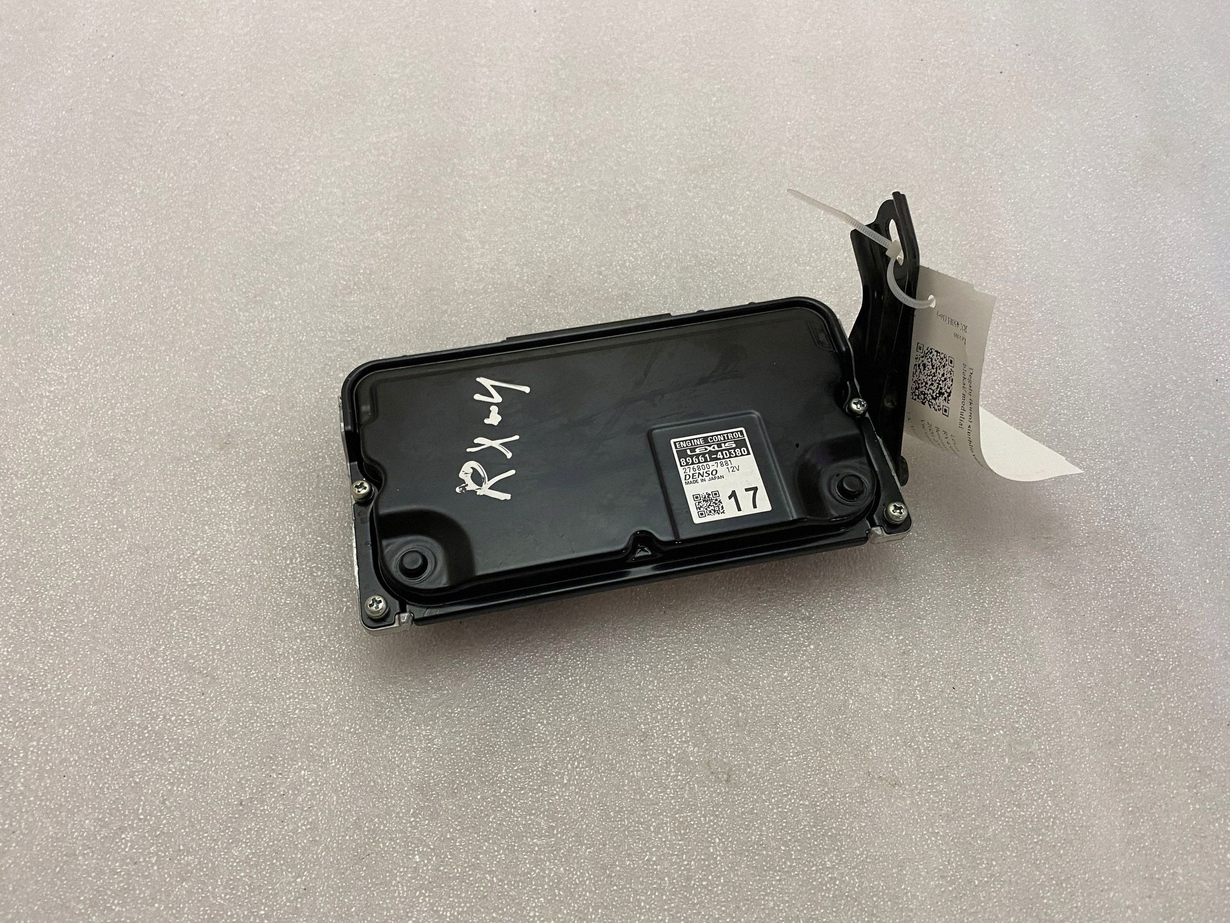 Módulo de control de bomba de inyección Lexus RX 450H OEM 896614D380 image 4