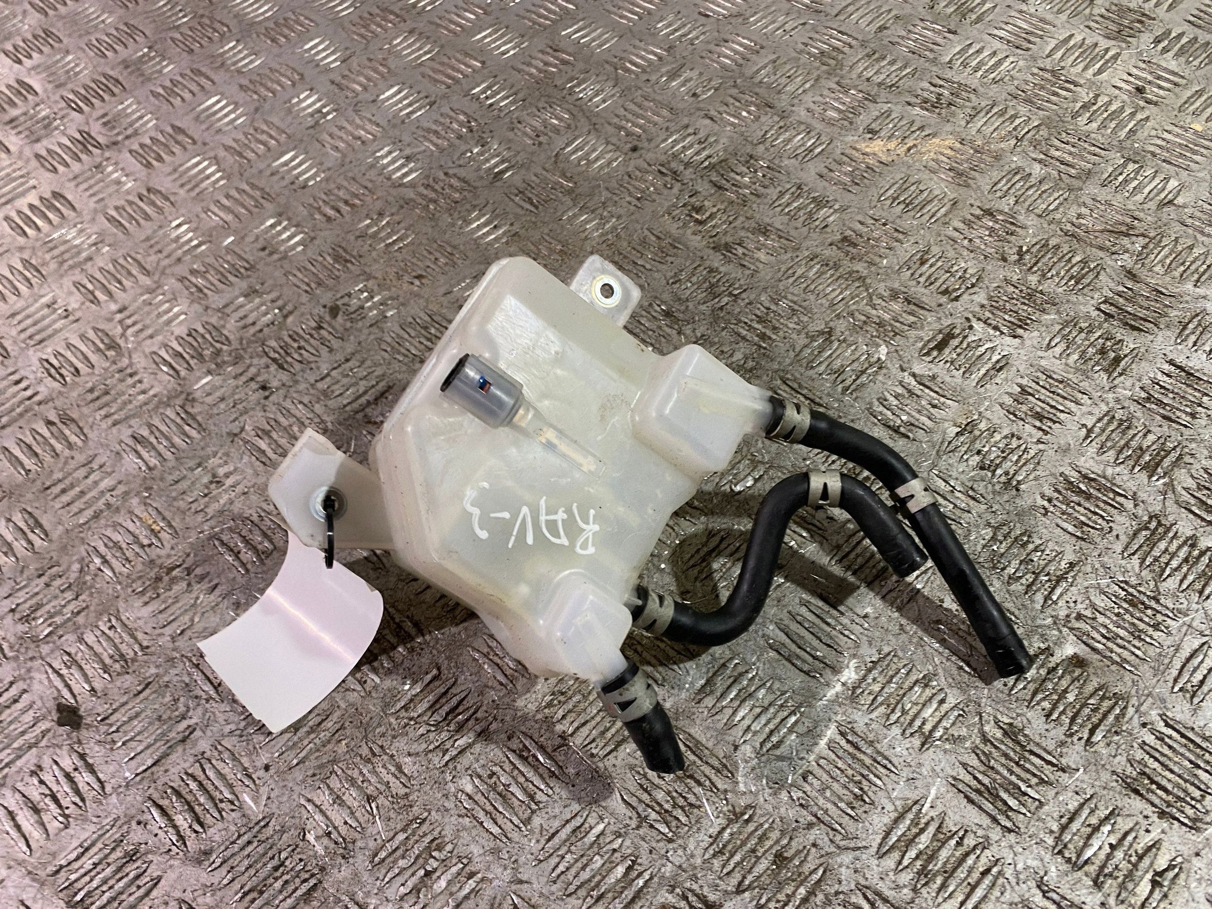 UTO34426 Bremsflüssigkeitsbehälter für Toyota RAV4 XA50 image 3