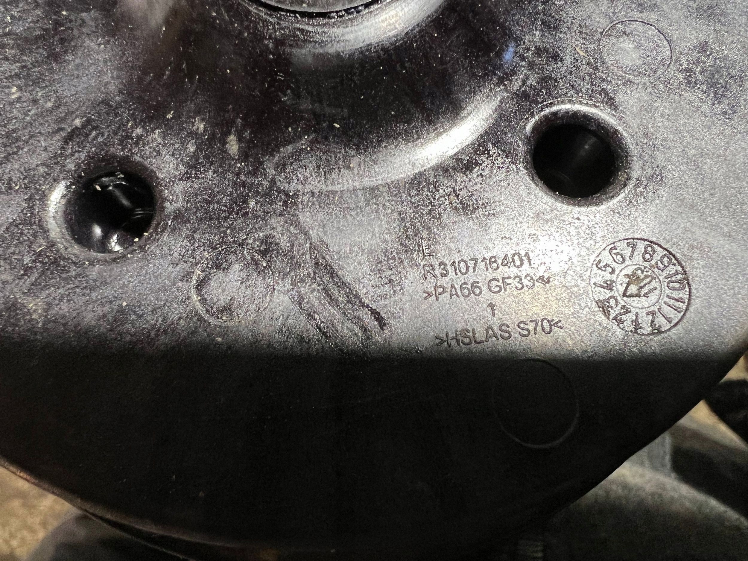 OEM 1663200325 Takaosan ilmajousituspalko Mercedes