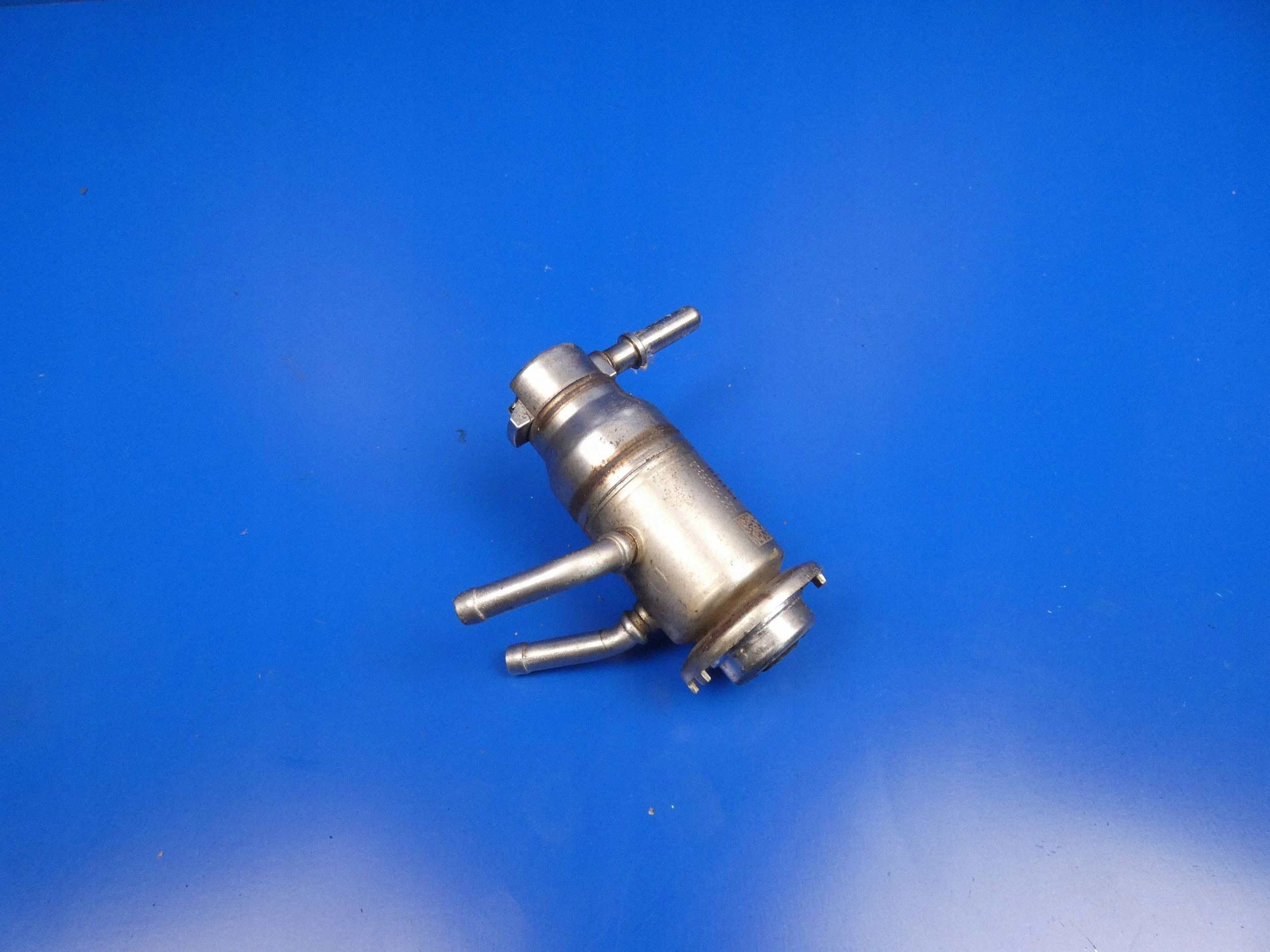 Inyector AdBlue Mercedes-Benz OEM A0004901613 image 2