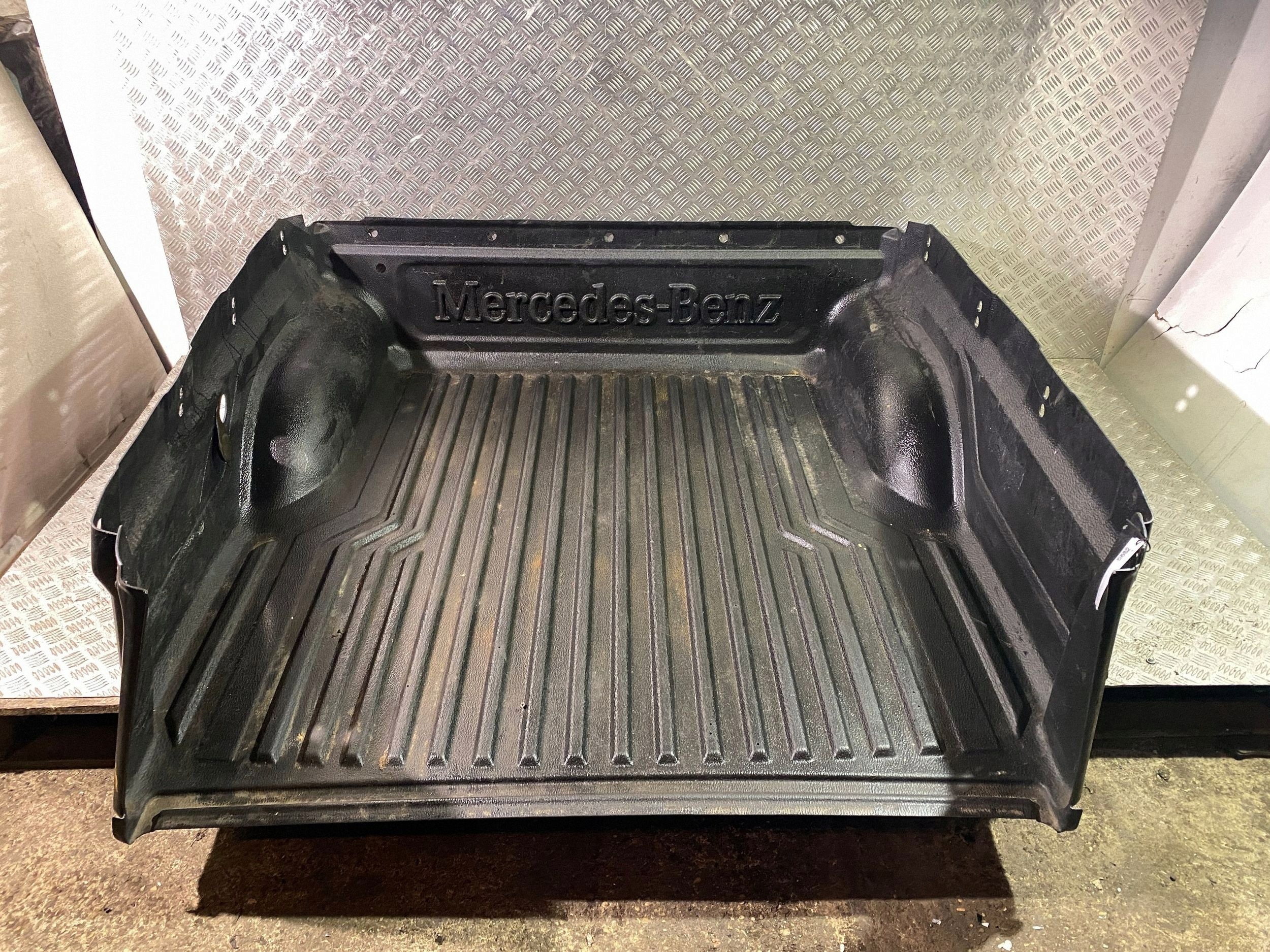 Piezas de maletero Mercedes-Benz X-Class W470 OEM A4708510400 image 2