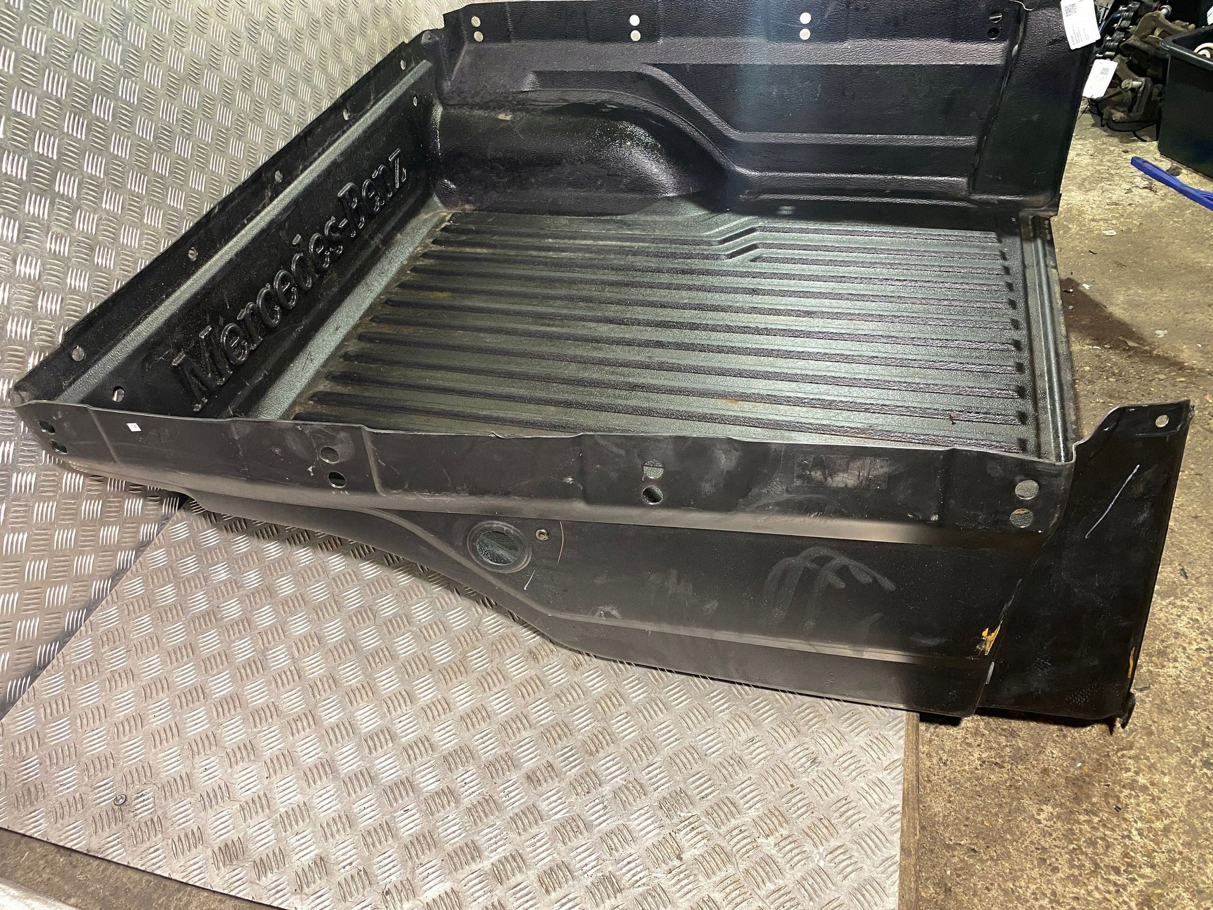 Piezas de maletero Mercedes-Benz X-Class W470 OEM A4708510400 image 9