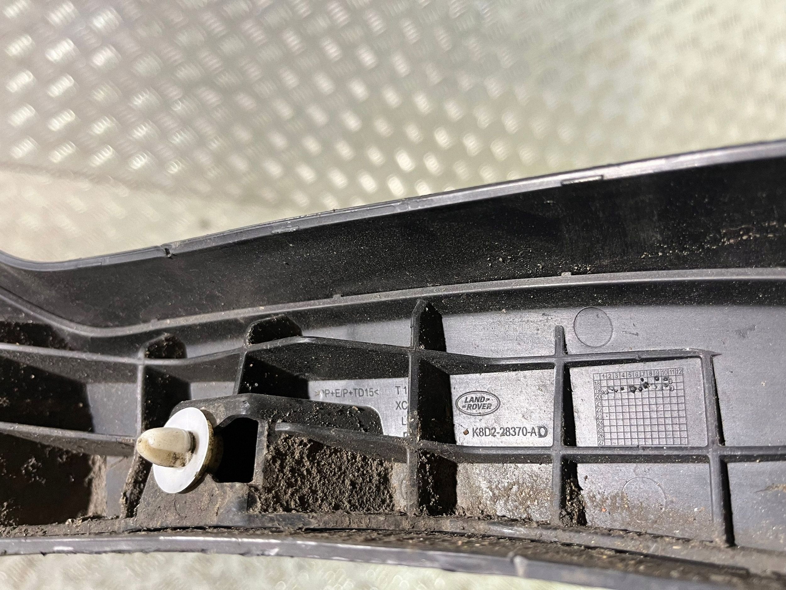 Öljytäyttökorkki OEM K8D228370AD Land Rover Evoque -malliin
