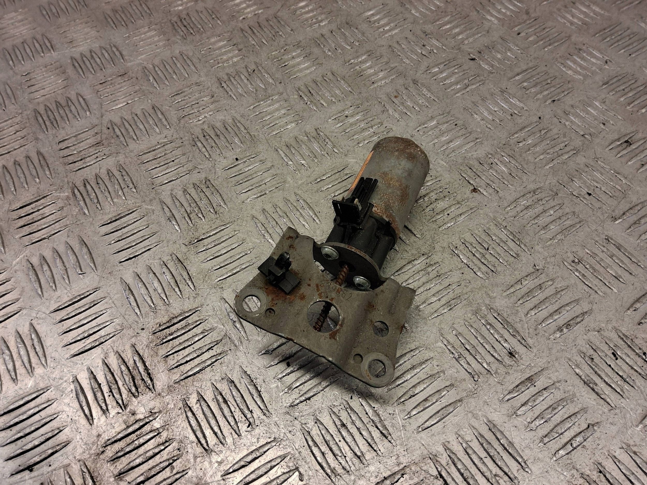 Moteur de siège Land Rover OEM 918529101 - État utilisé image 4