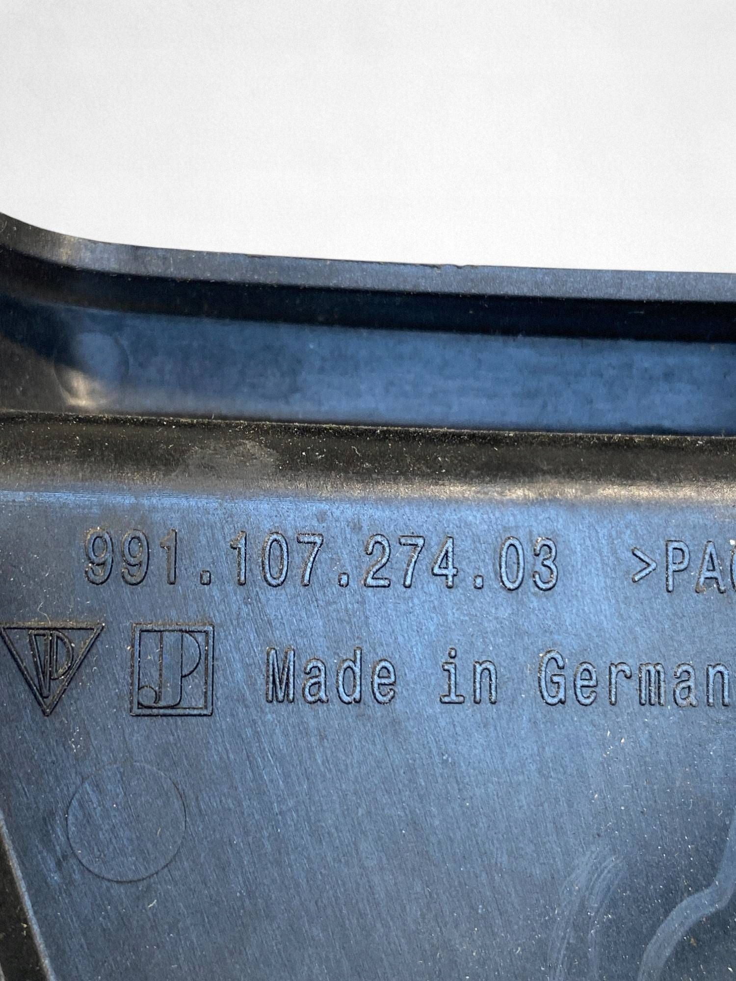 Tapa de aceite Porsche OEM 99110727403 - Usado image 7