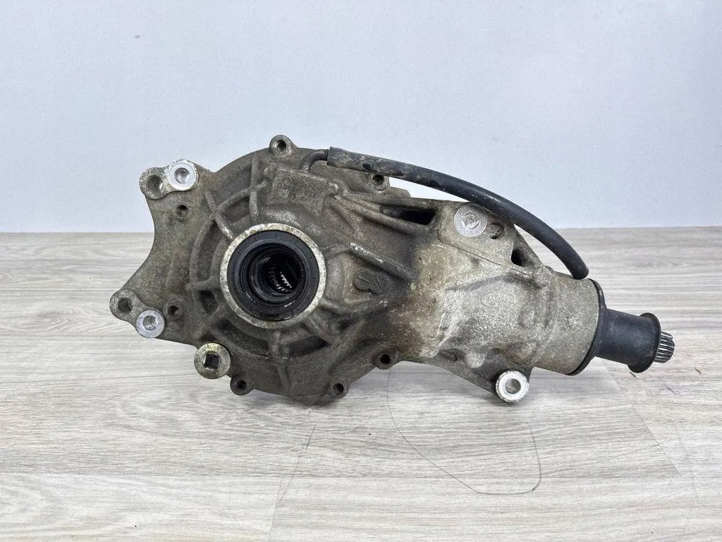 Front Differential OEM J8A2-3017-AB for Range Rover Velar image 2