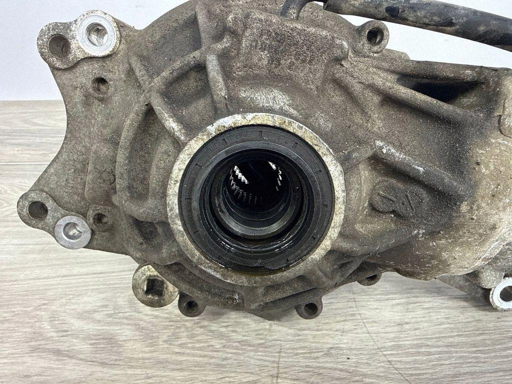 Front Differential OEM J8A2-3017-AB for Range Rover Velar image 4