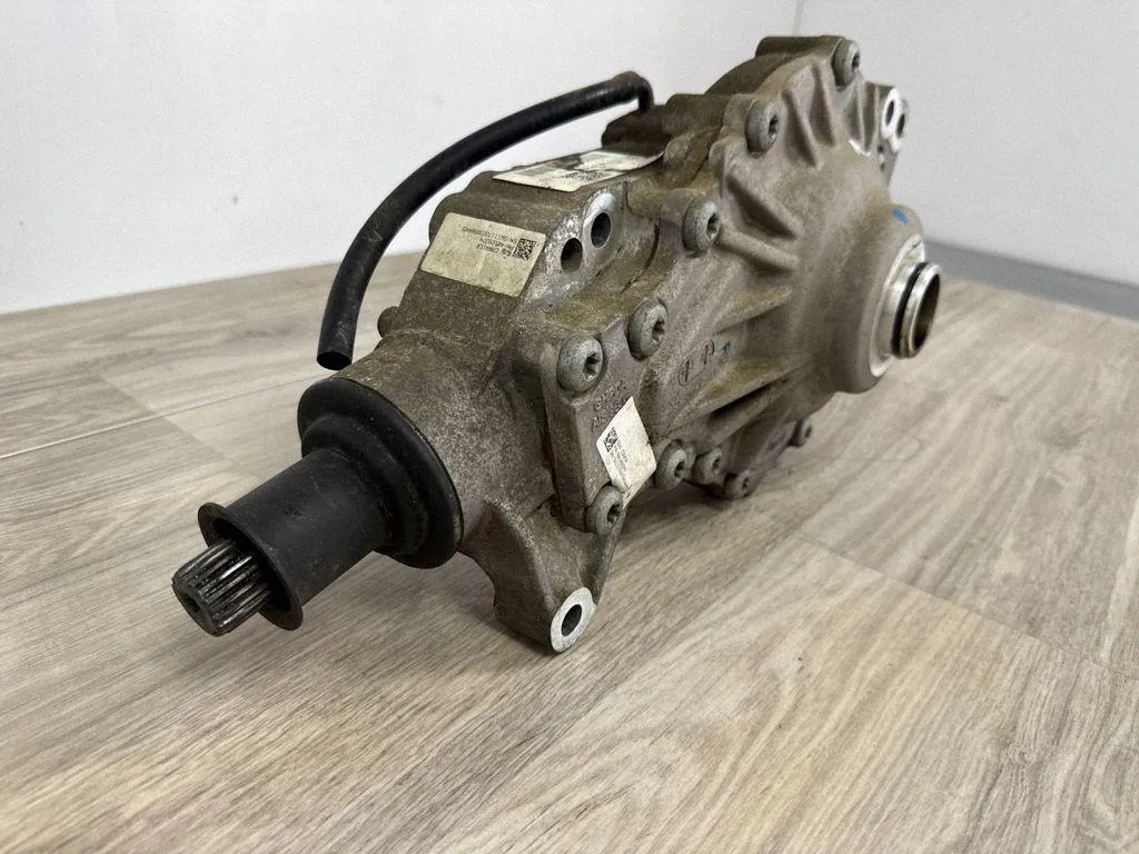 Front Differential OEM J8A2-3017-AB for Range Rover Velar image 6