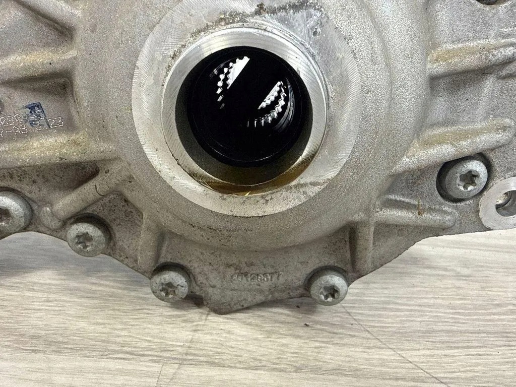Front Differential OEM J8A2-3017-AB for Range Rover Velar image 8