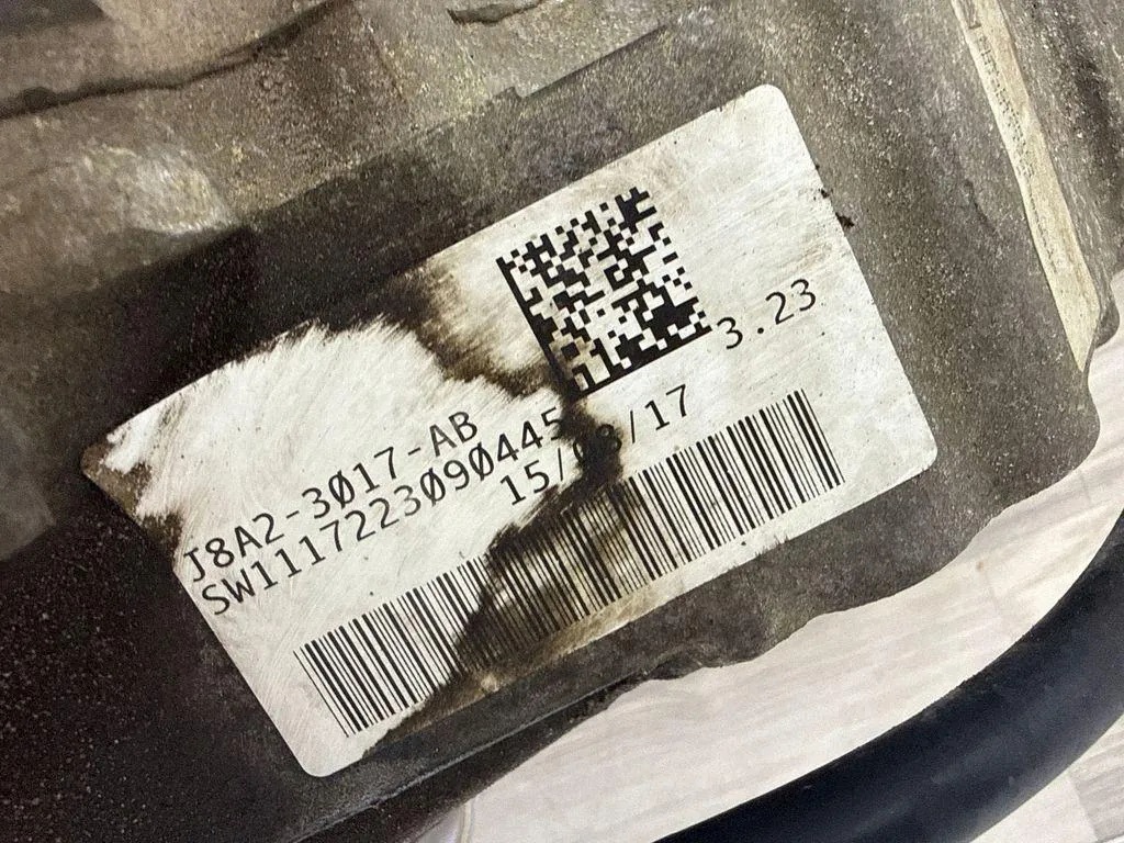 Front Differential OEM J8A2-3017-AB for Range Rover Velar image 9