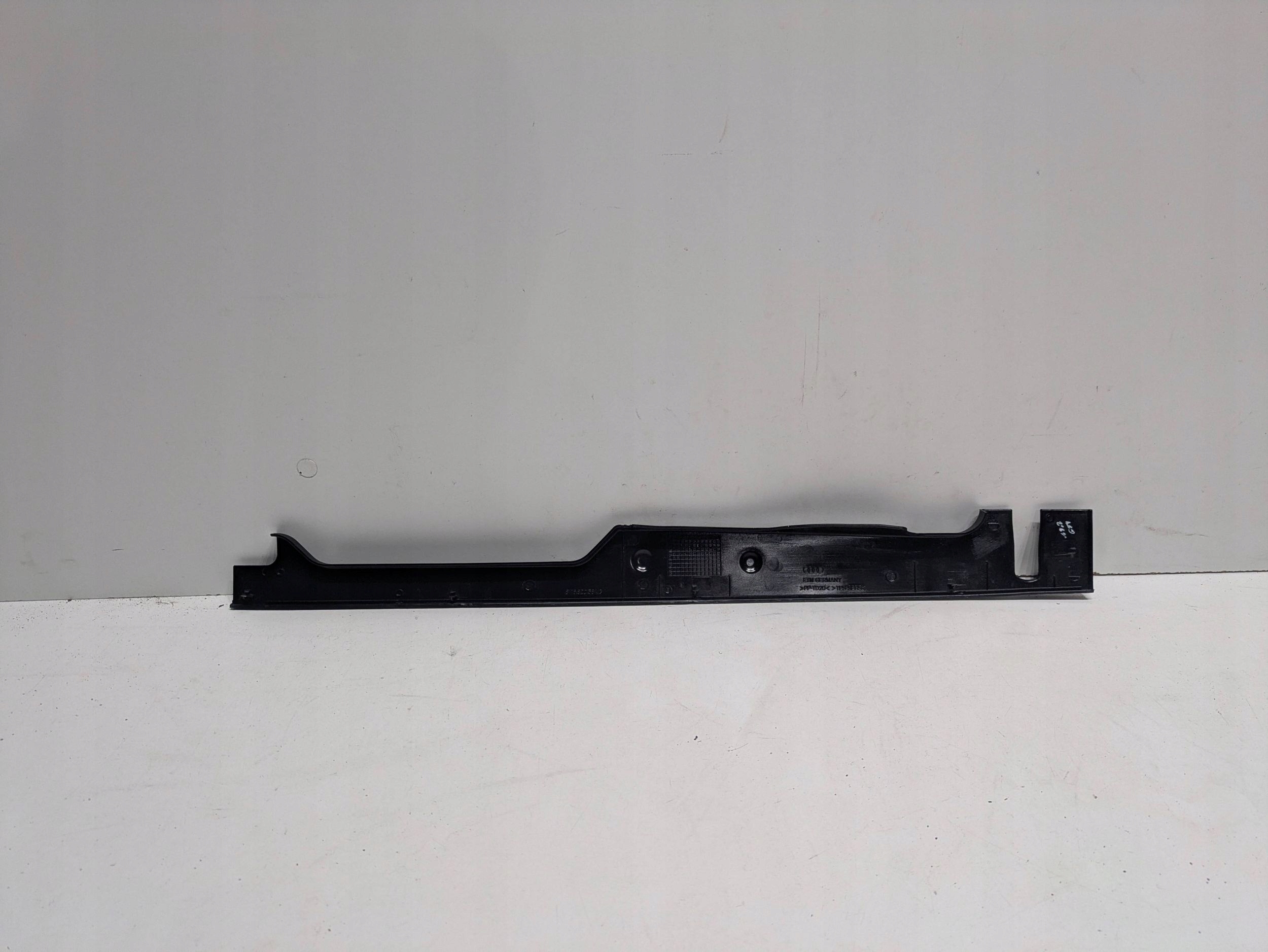 Audi A4 B9 Cache Pare-chocs Gauche 8W6820581G image 4